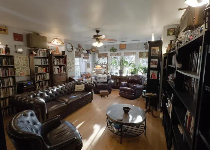 Apartment Tranquil Library 2brm 1bath Private Eclectic At Solar *